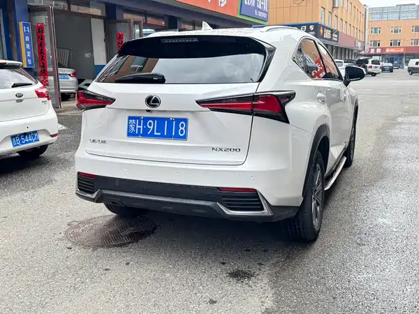 Lexus NX 2021