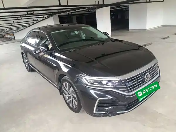 Volkswagen Passat Plug-In Hybrid 2022