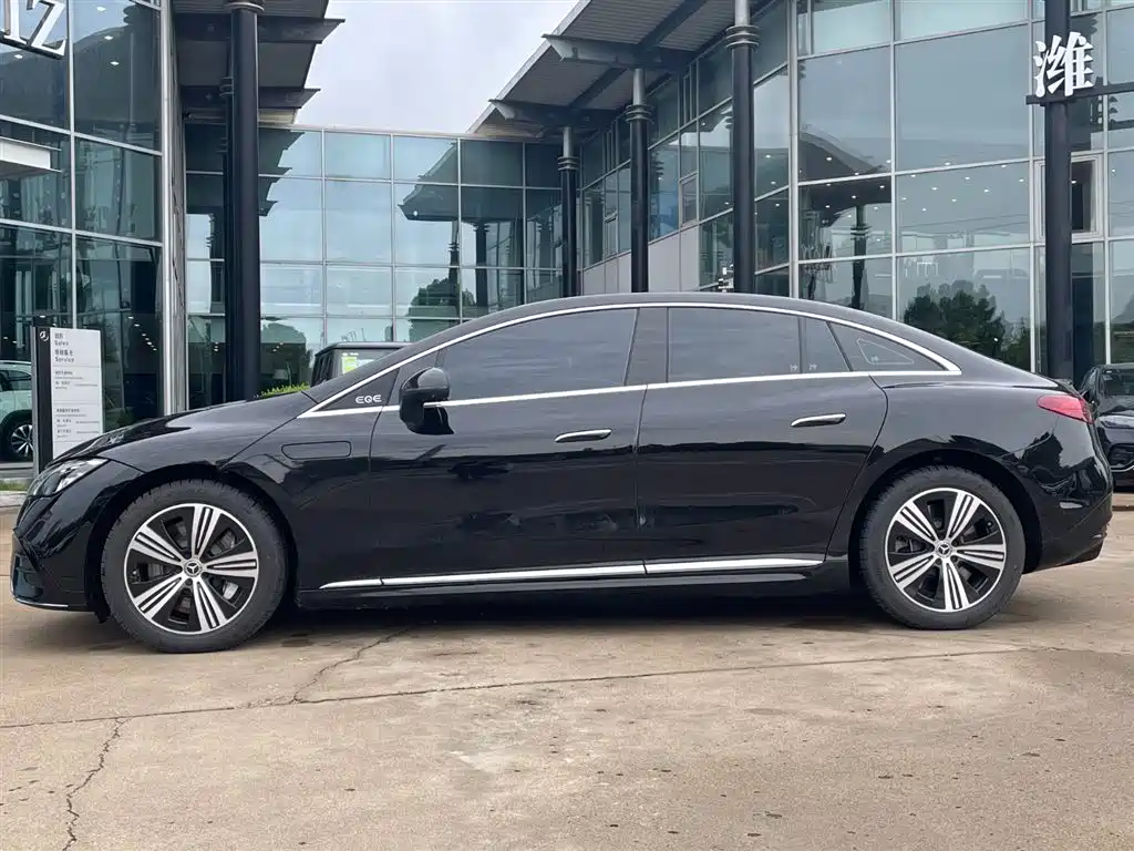 Mercedes-Benz EQE 2025