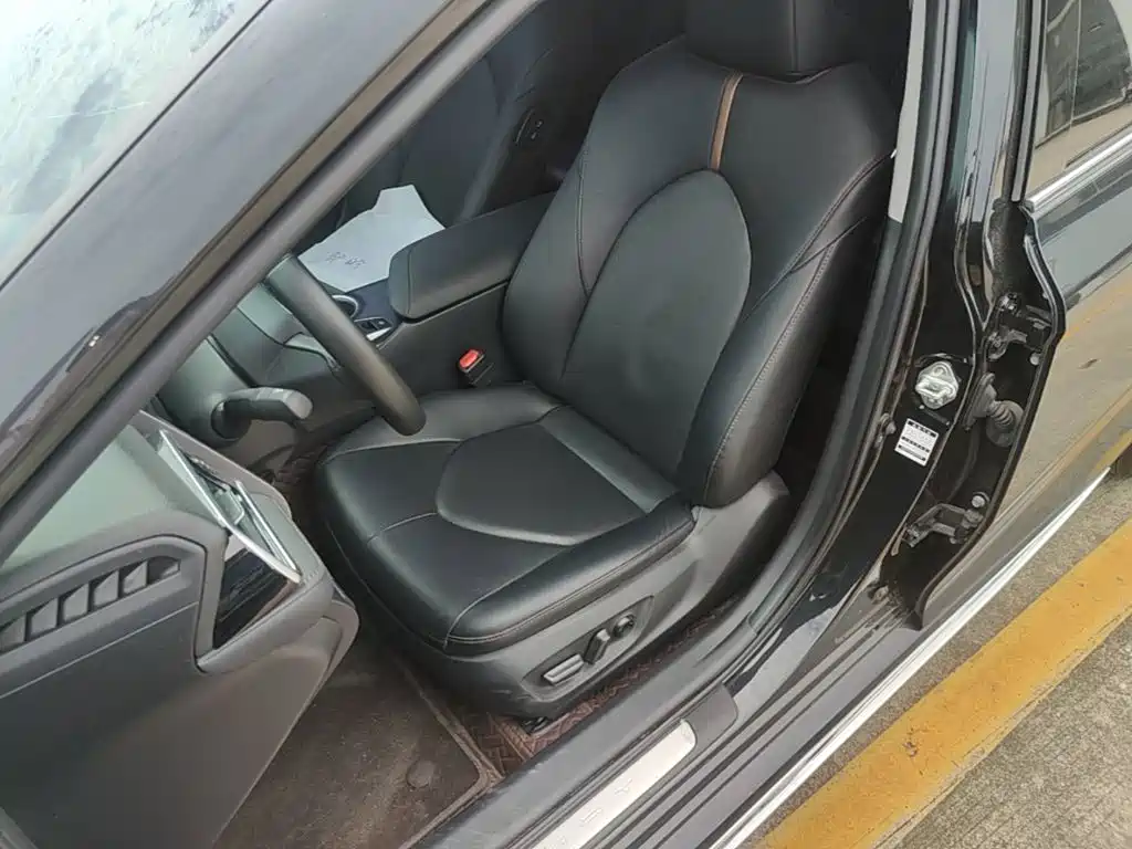 Toyota Camry 2023 — фото 15
