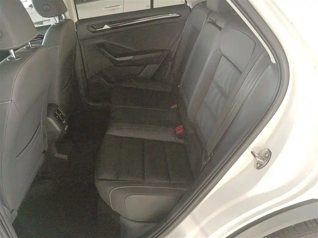 Volkswagen T-Roc 2022 — фото 14