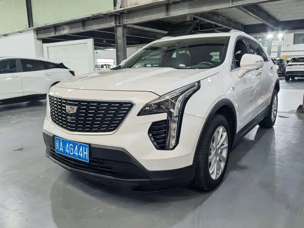 Cadillac XT4 2021 — фото 1