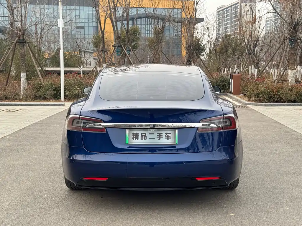 Tesla Model S 2017 — фото 11
