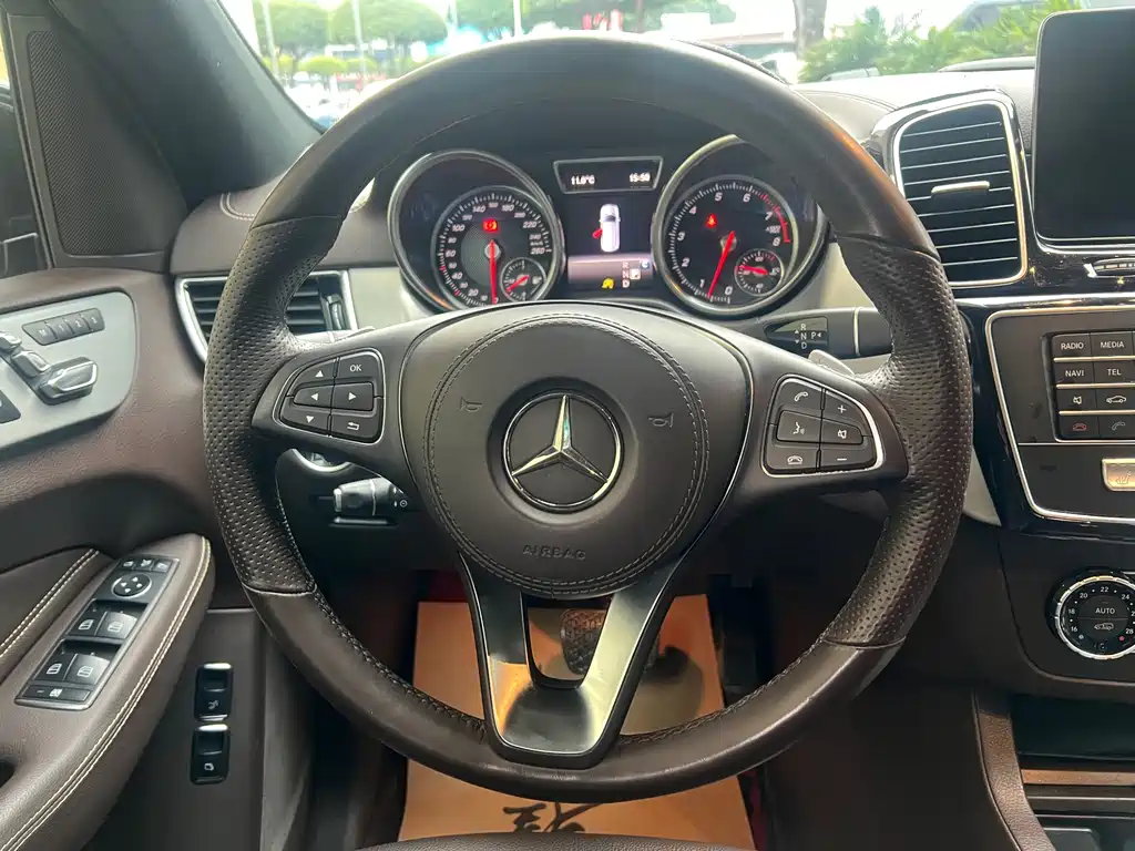 Mercedes-Benz GLS 2019 — фото 13