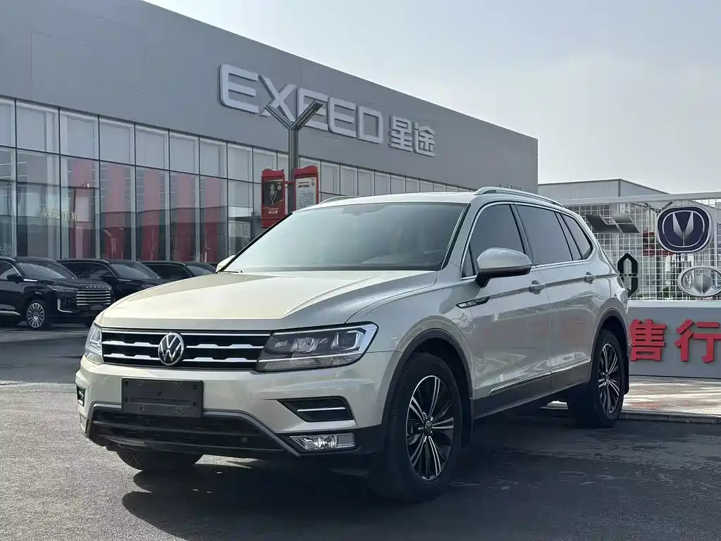 Volkswagen Tiguan L 2021 — фото 1