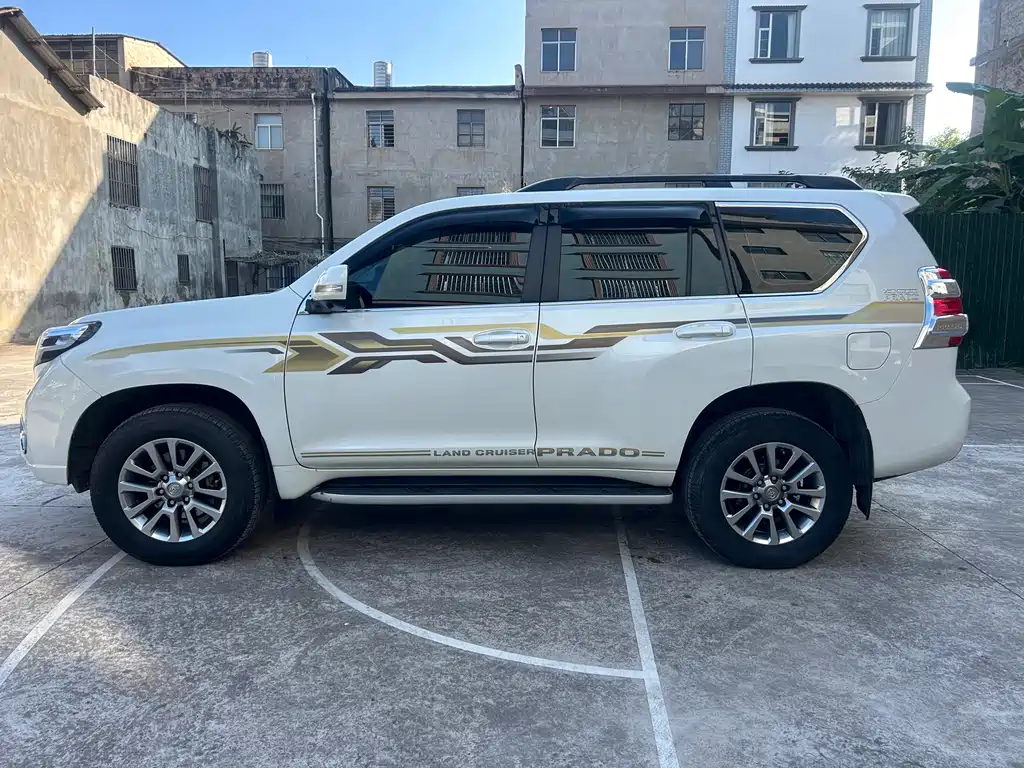 Toyota Prado 2016 — фото 6