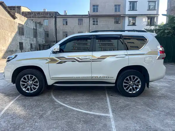 Toyota Prado 2016