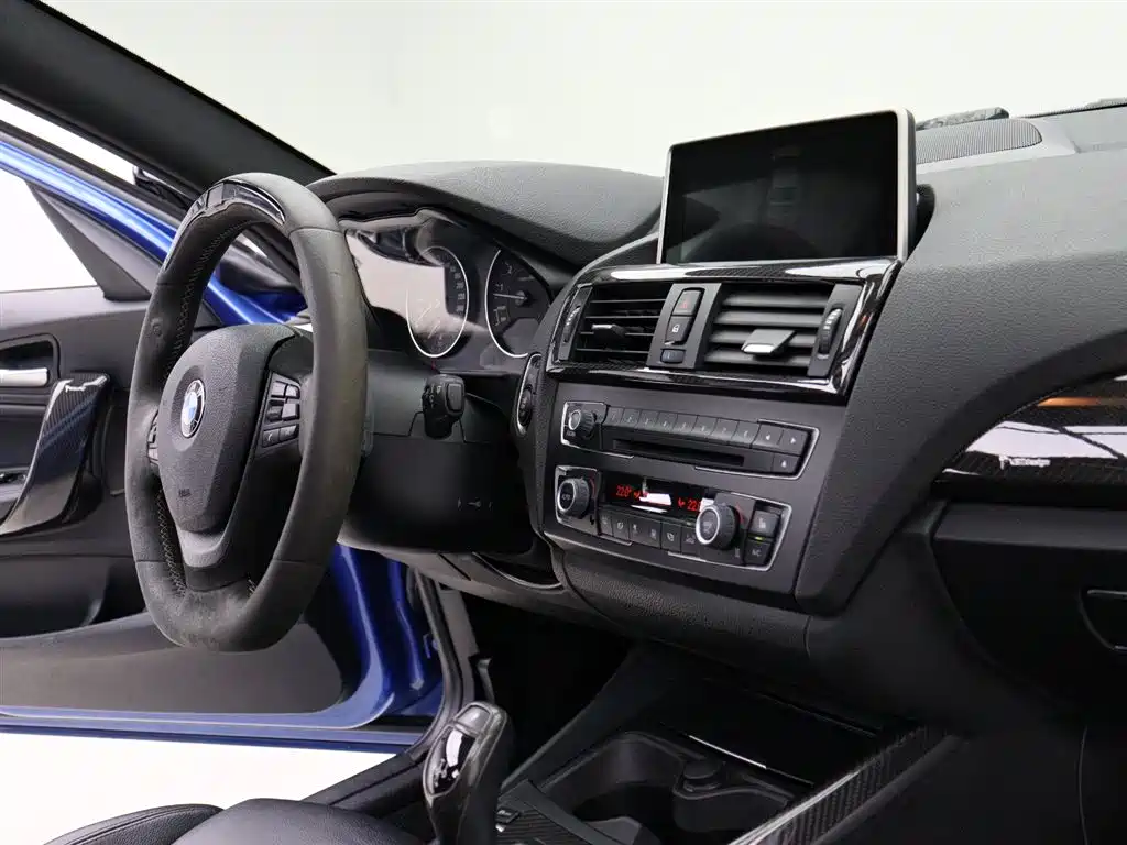 BMW 1 Series 2015 — фото 10