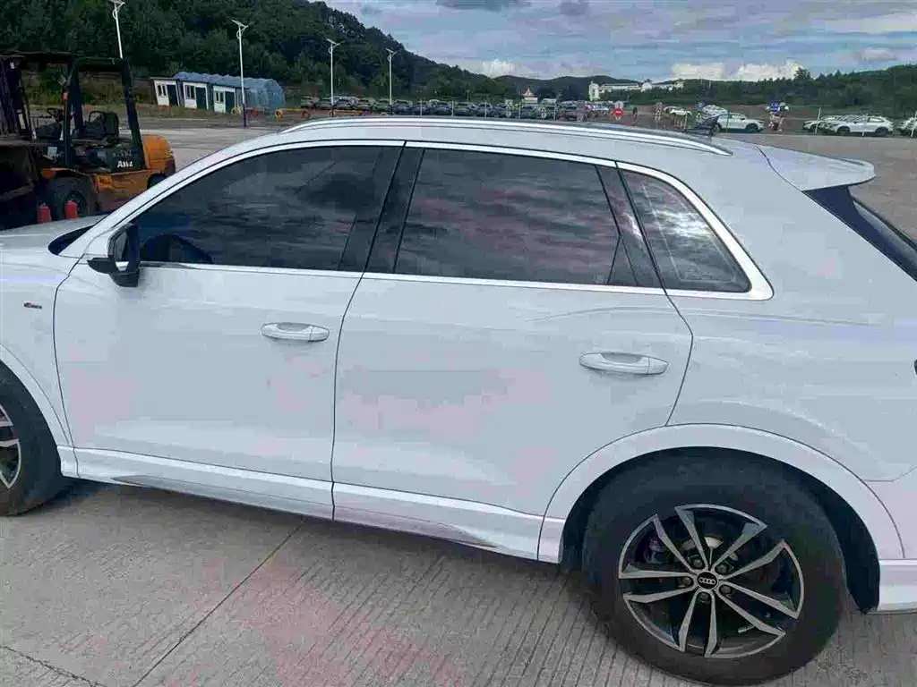 Audi Q3 2022 — фото 11