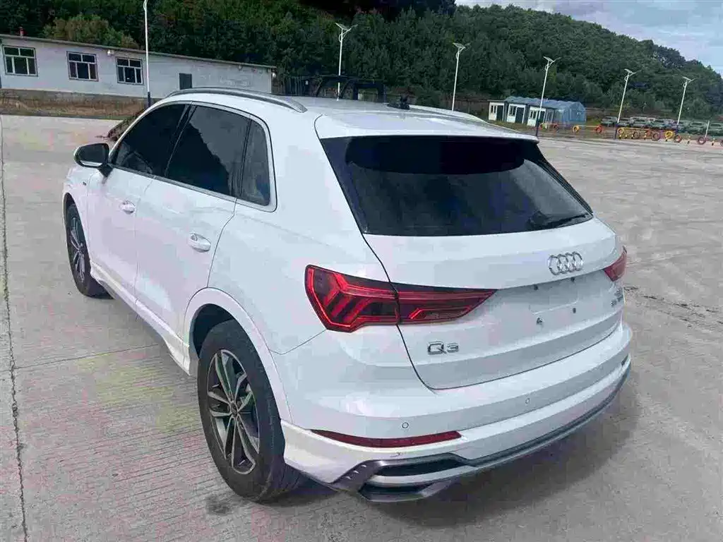 Audi Q3 2022 — фото 10