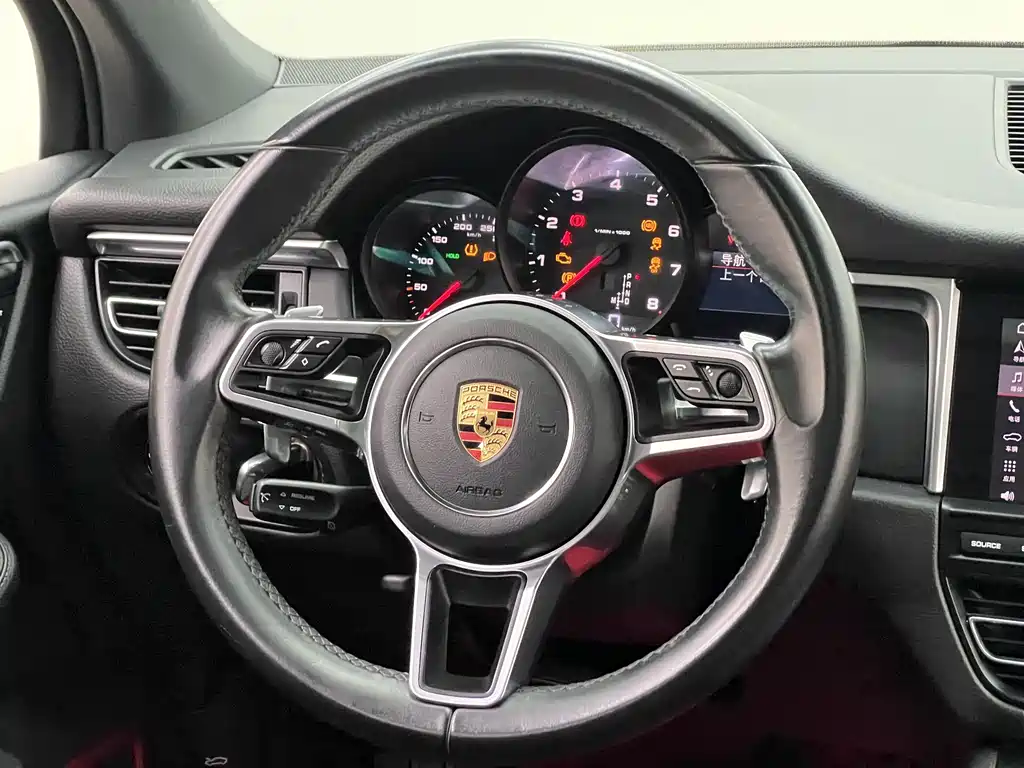 Porsche Macan 2020 — фото 28