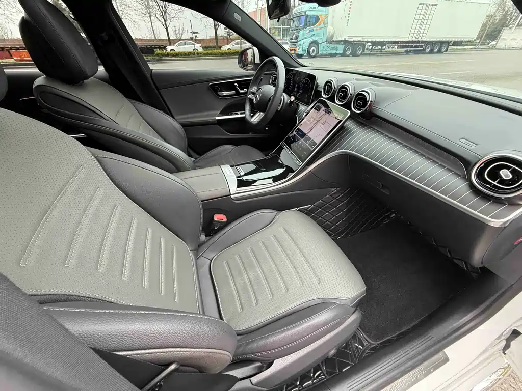 Mercedes-Benz C-Class 2023 — фото 14