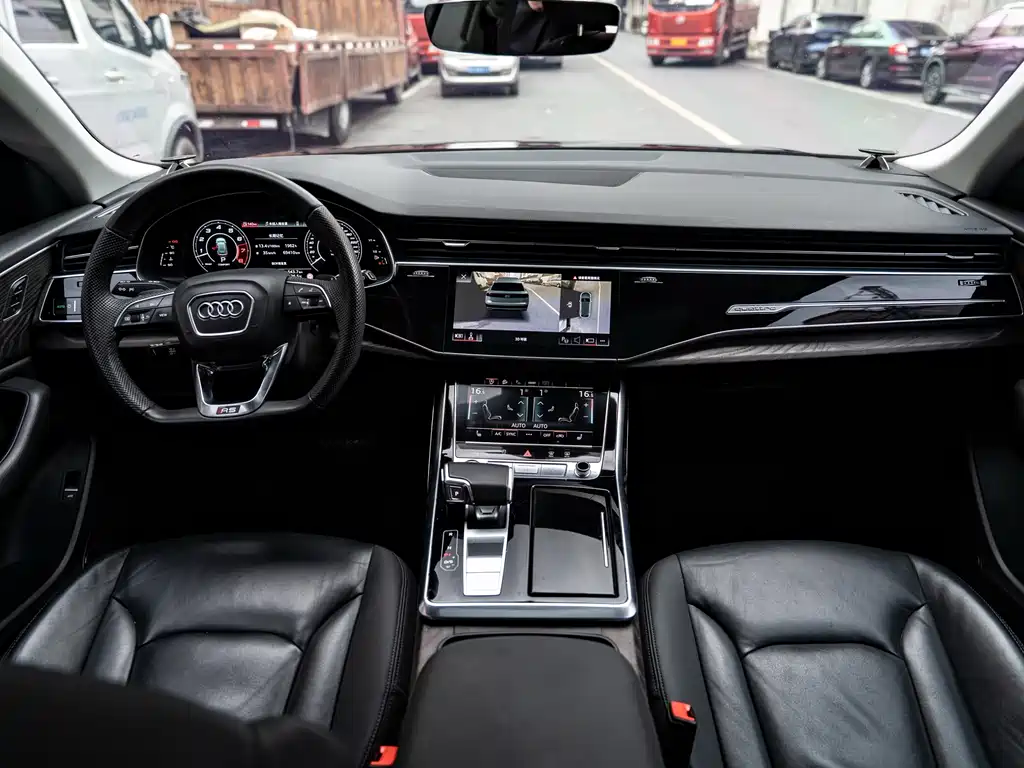 Audi Q8 2020 — фото 16