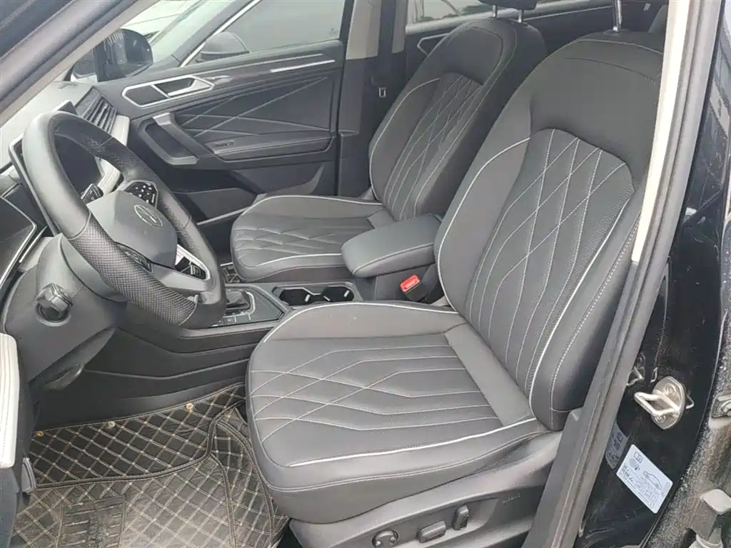 Volkswagen Tiguan L 2023 — фото 15