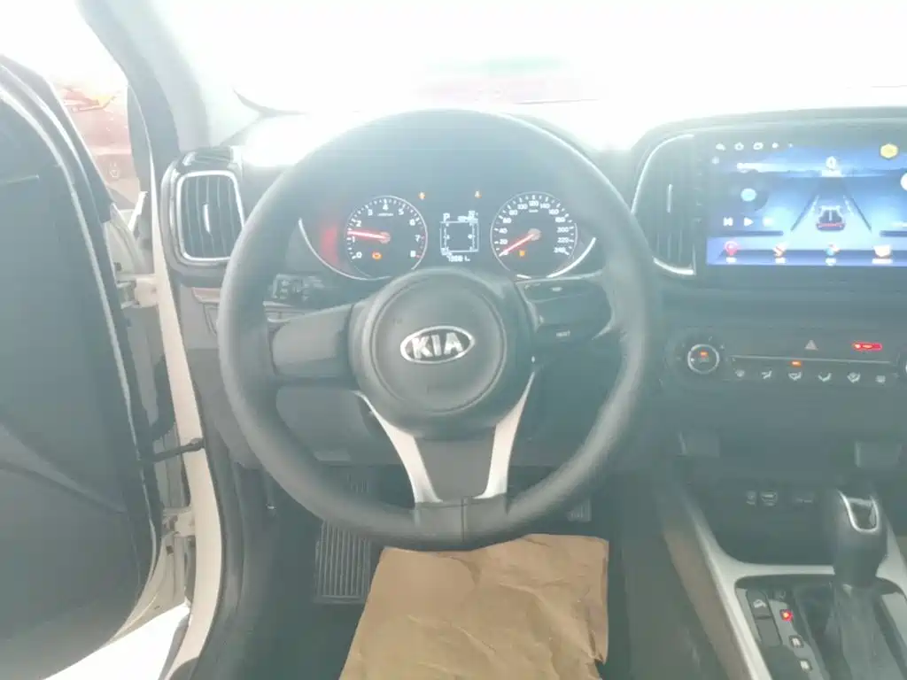 Kia KX3 2016 — фото 11