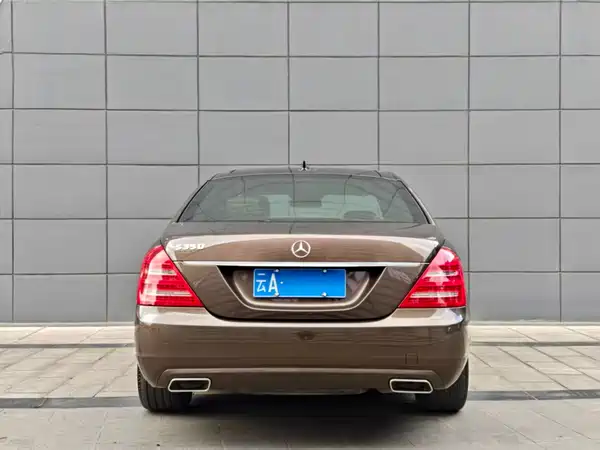 Mercedes-Benz S-Class 2010