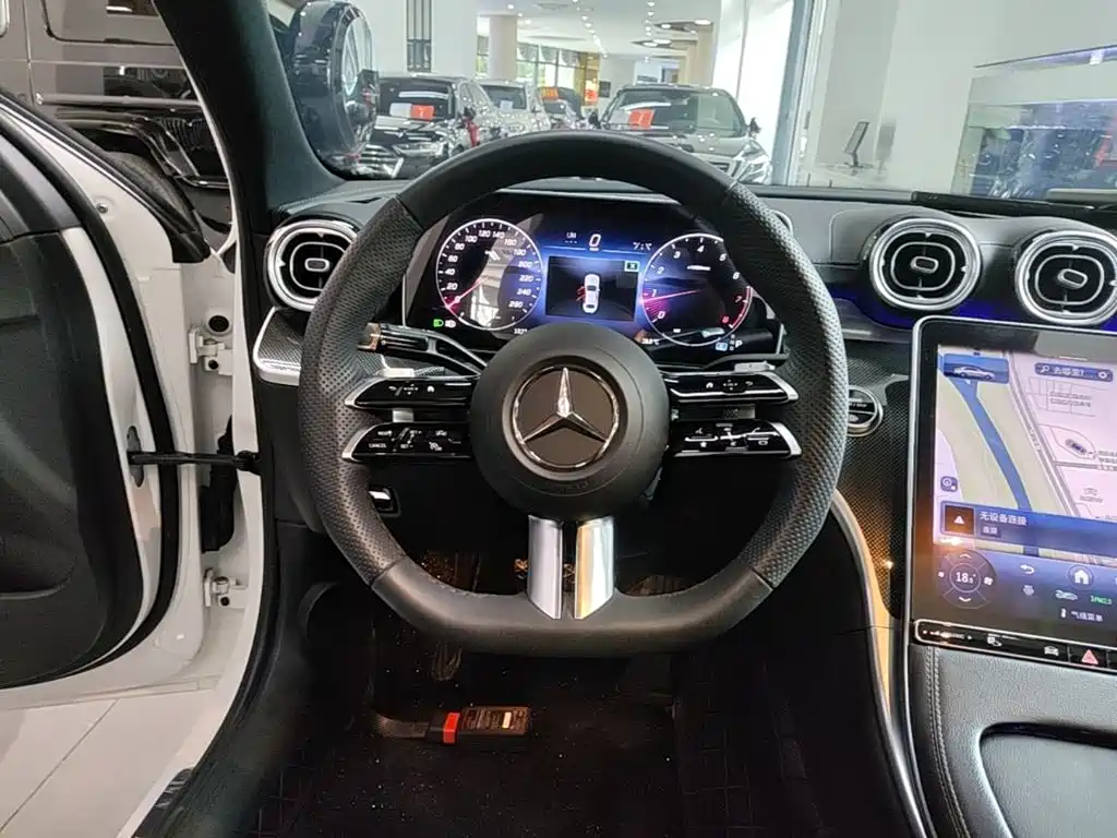 Mercedes-Benz C-Class 2024 — фото 11