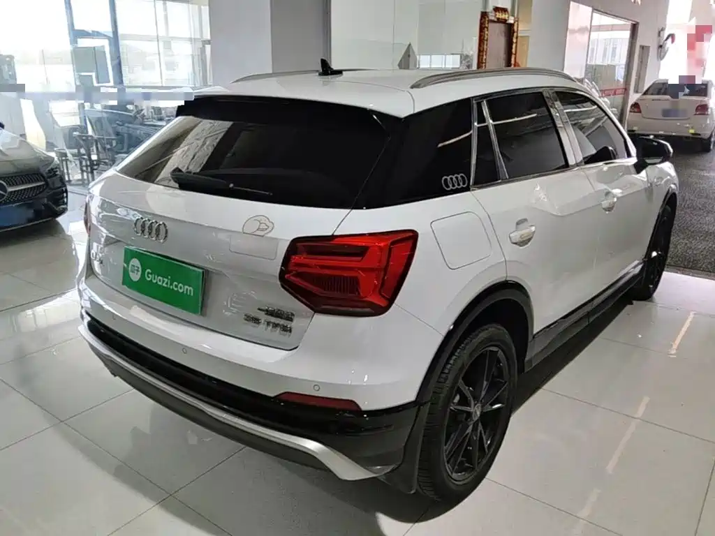 Audi Q2L 2021
