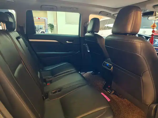 Toyota Highlander 2016
