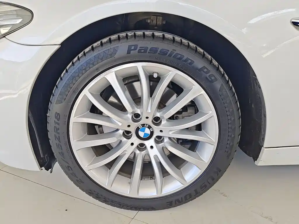 BMW 5 Series 2017 — фото 20