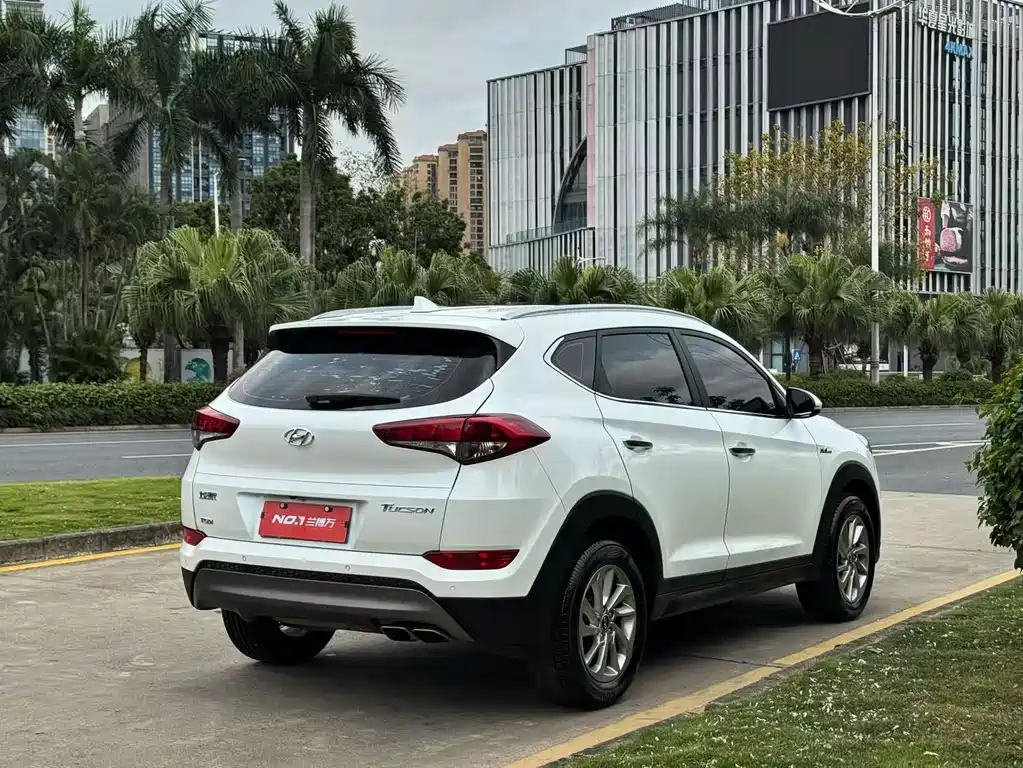 Hyundai Tucson 2017 — фото 14