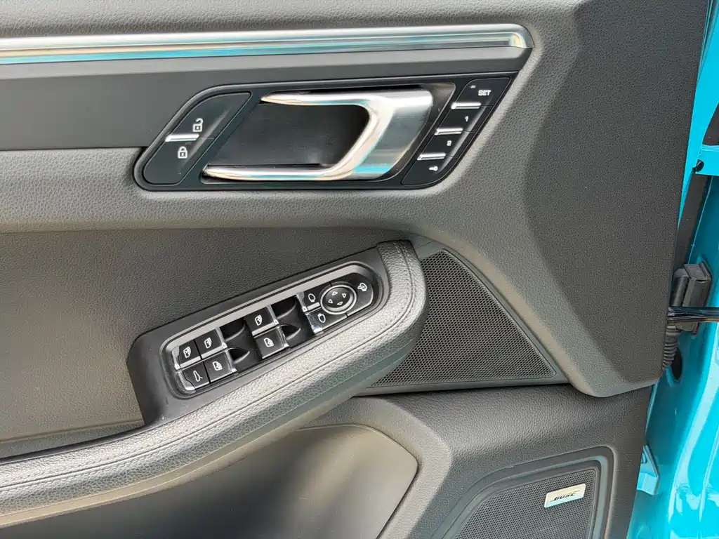 Porsche Macan 2020 — фото 11