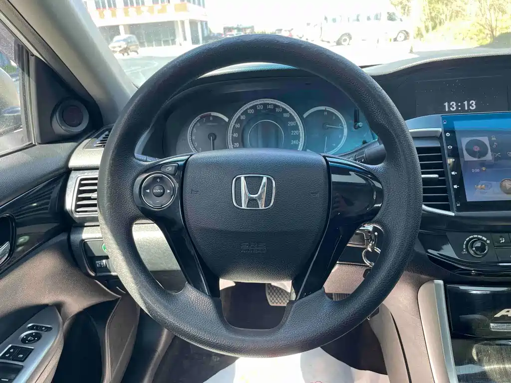 Honda Accord 2016 — фото 12