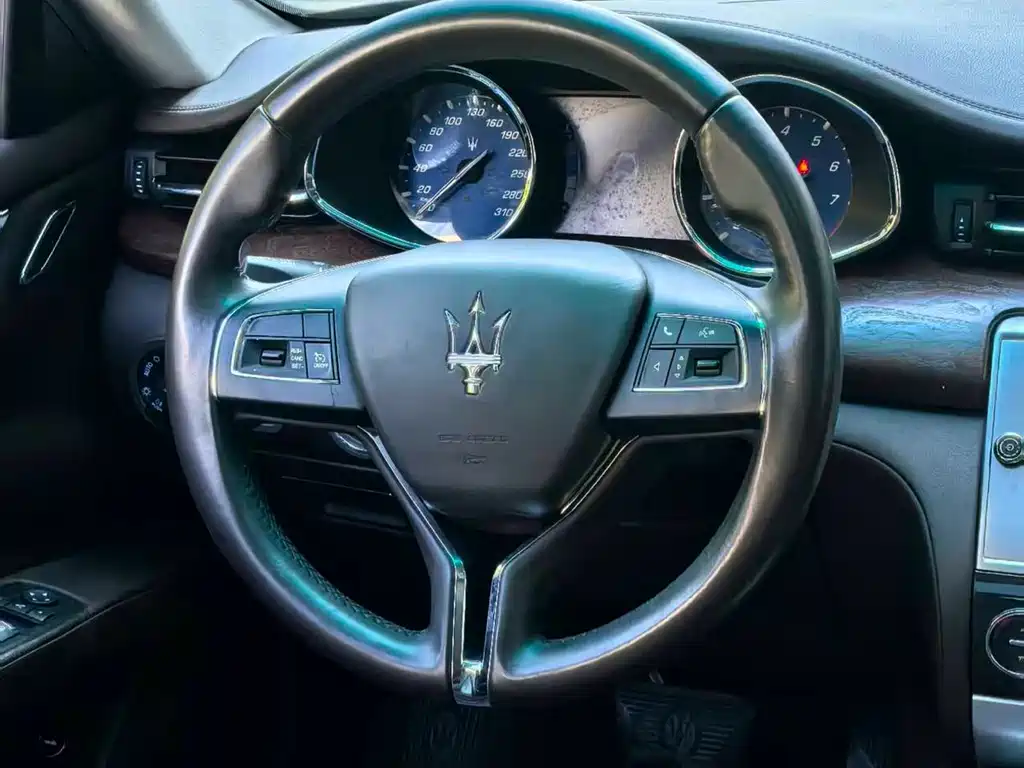 Maserati Quattroporte 2015 — фото 7