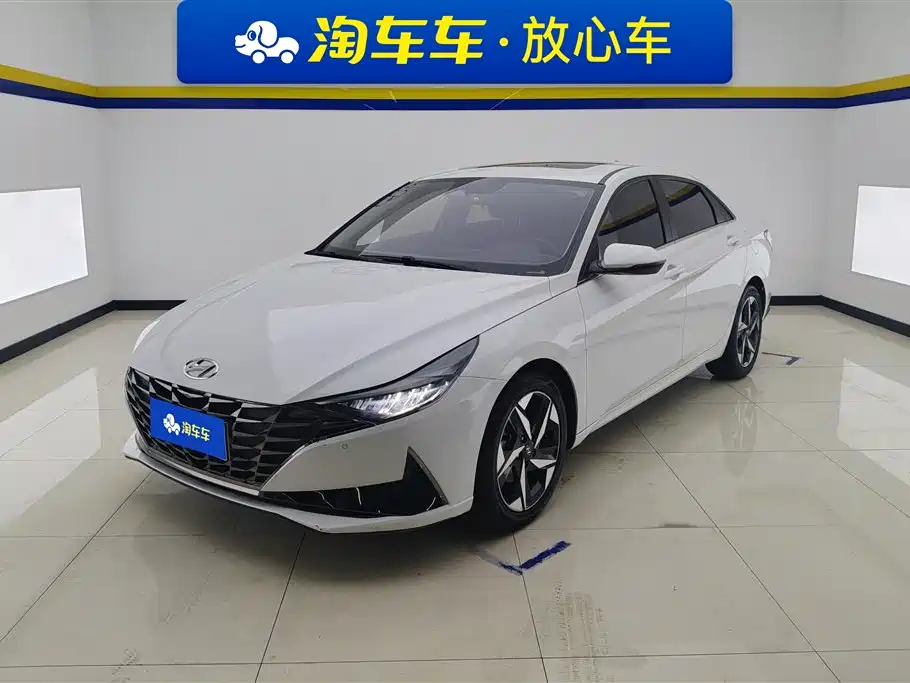 Hyundai Elantra 2021 — фото 1