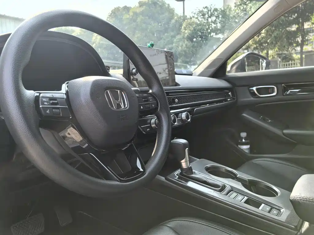 Honda Civic 2023 — фото 10