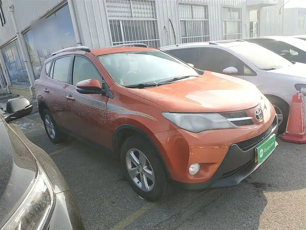 Toyota RAV4 2014 — фото 4