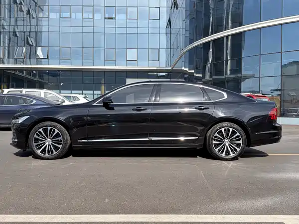 Volvo S90 2024