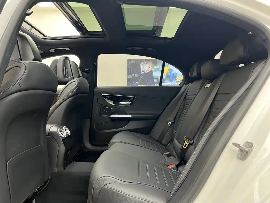 Mercedes-Benz C-Class 2025