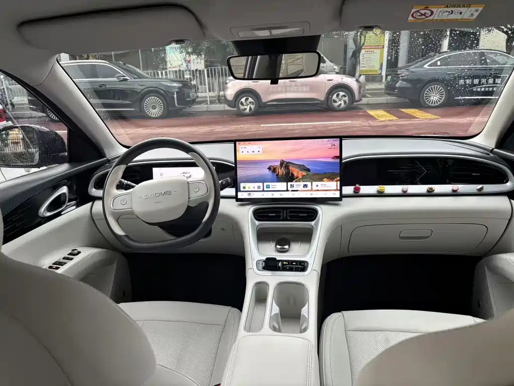 Geely Galaxy Starwish 2025 — фото 10