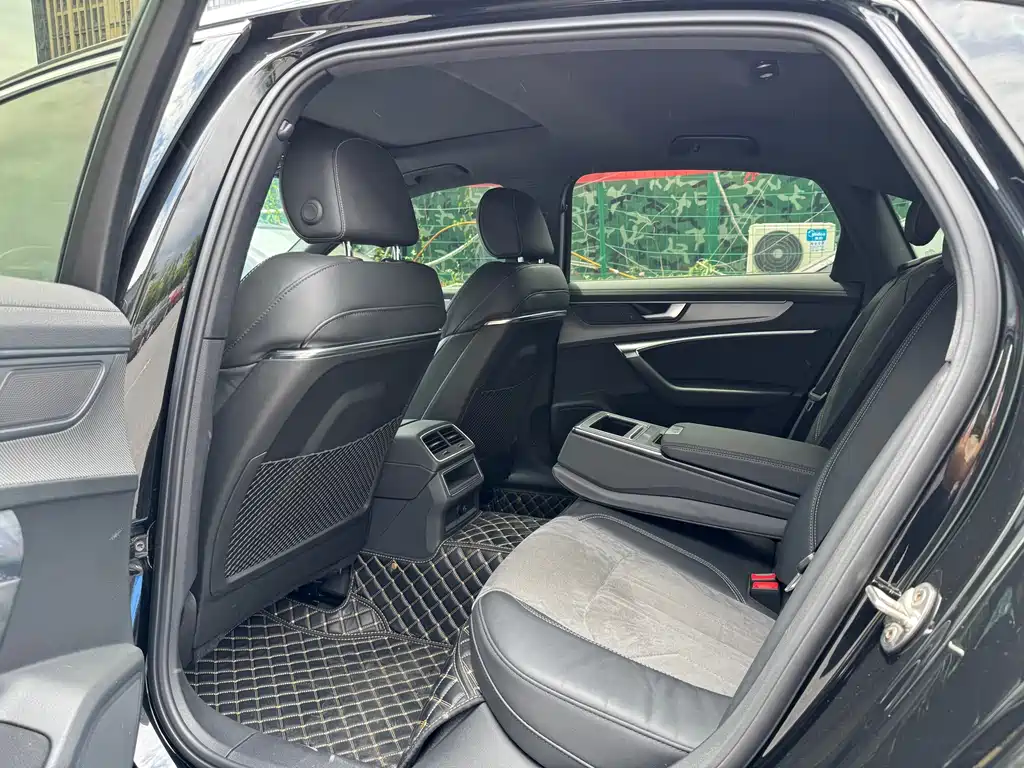 Audi A6L 2022