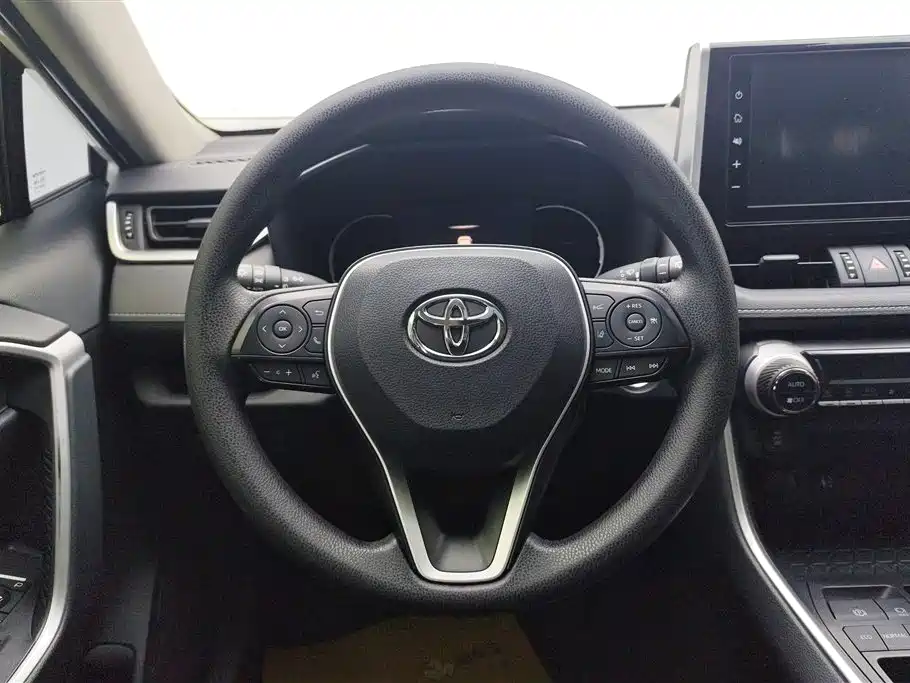 Toyota RAV4 2021 — фото 14