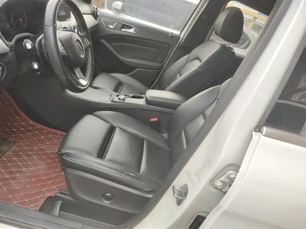 Mercedes-Benz B-Class 2018 — фото 15