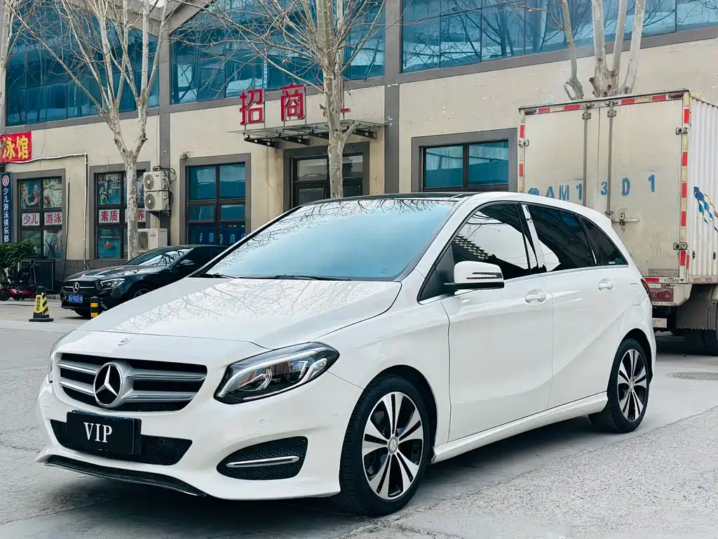 Mercedes-Benz B-Class 2016 — фото 1