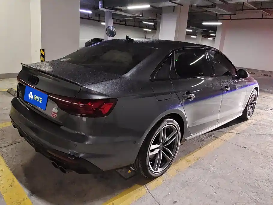 Audi A4L 2020