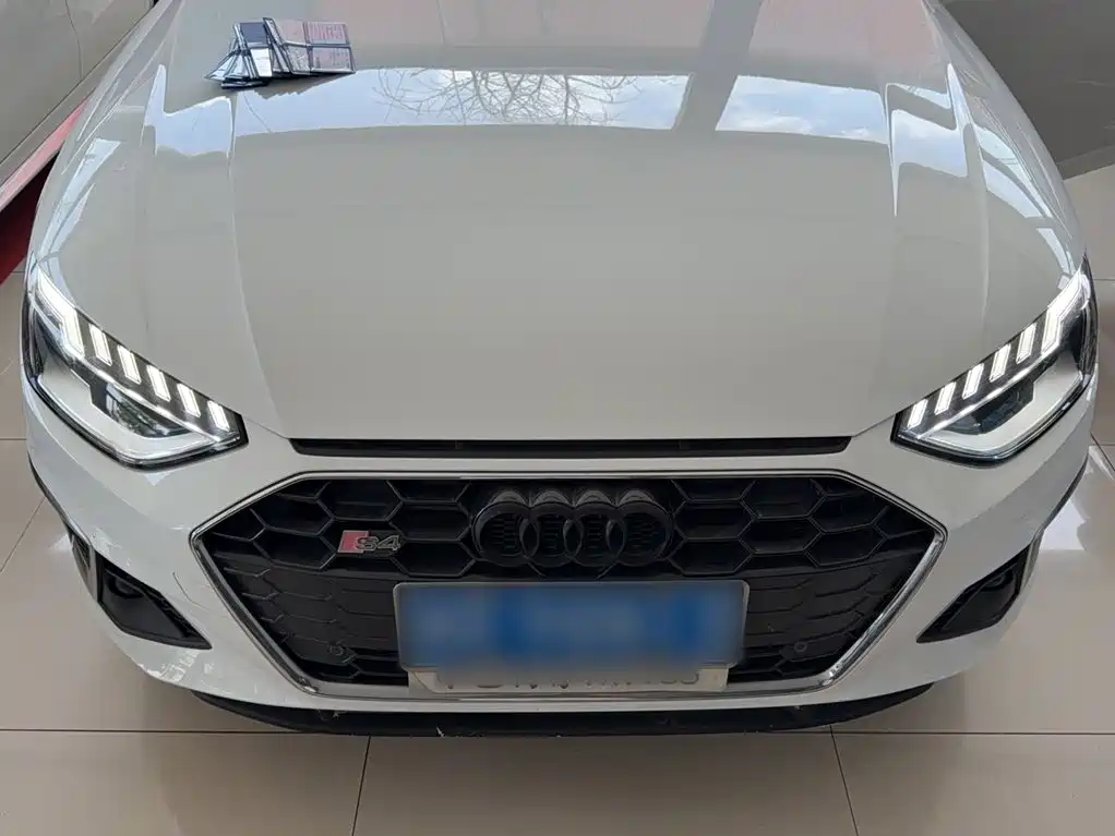 Audi A4L 2021