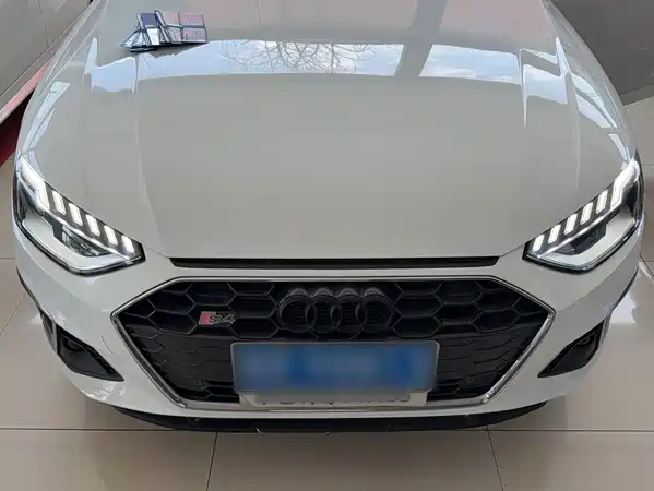 Audi A4L 2021