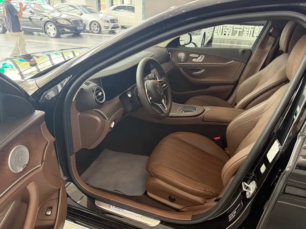 Mercedes-Benz E-Class 2020 — фото 4