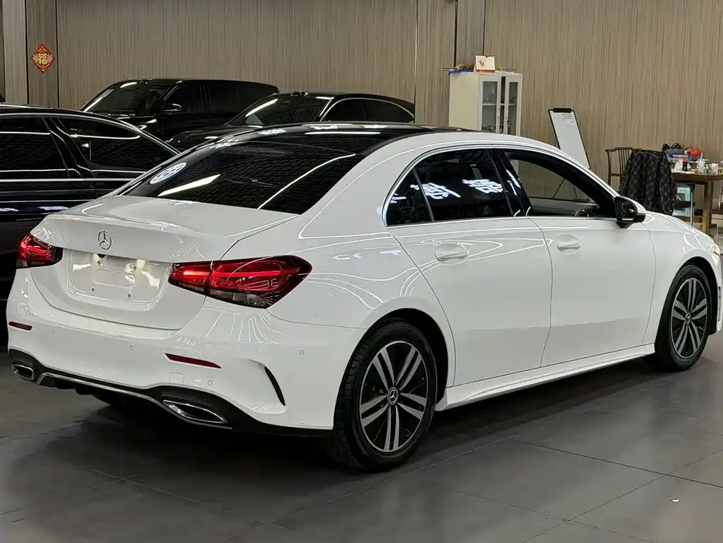 Mercedes-Benz A-Class 2019 — фото 6