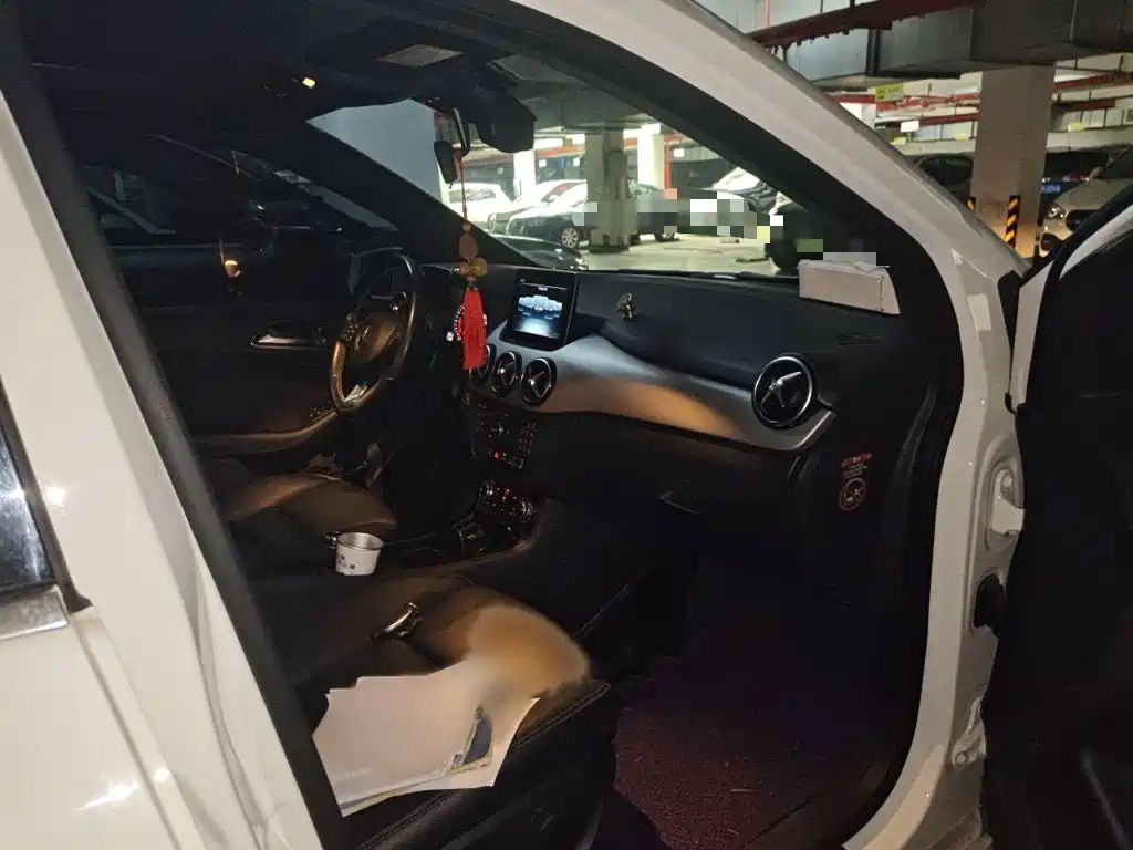 Mercedes-Benz B-Class 2017 — фото 20