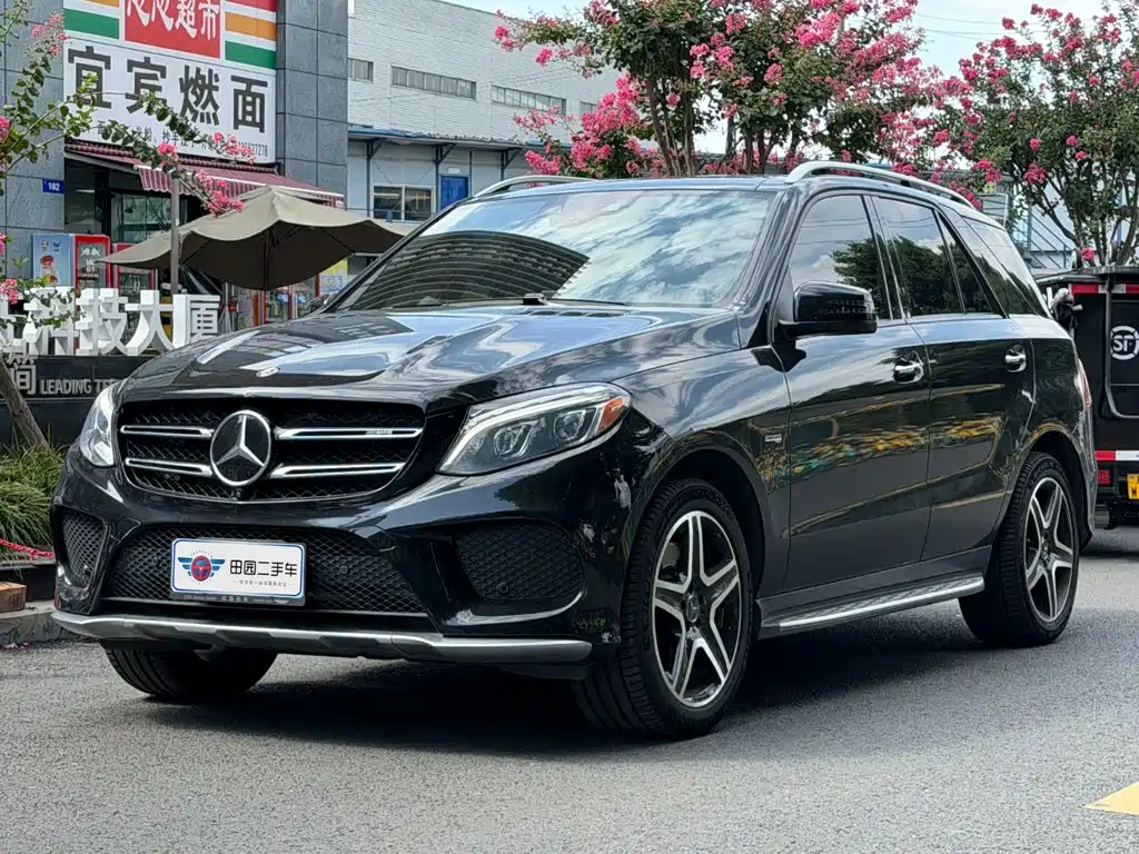 Mercedes-Benz GLE AMG 2018 — фото 1