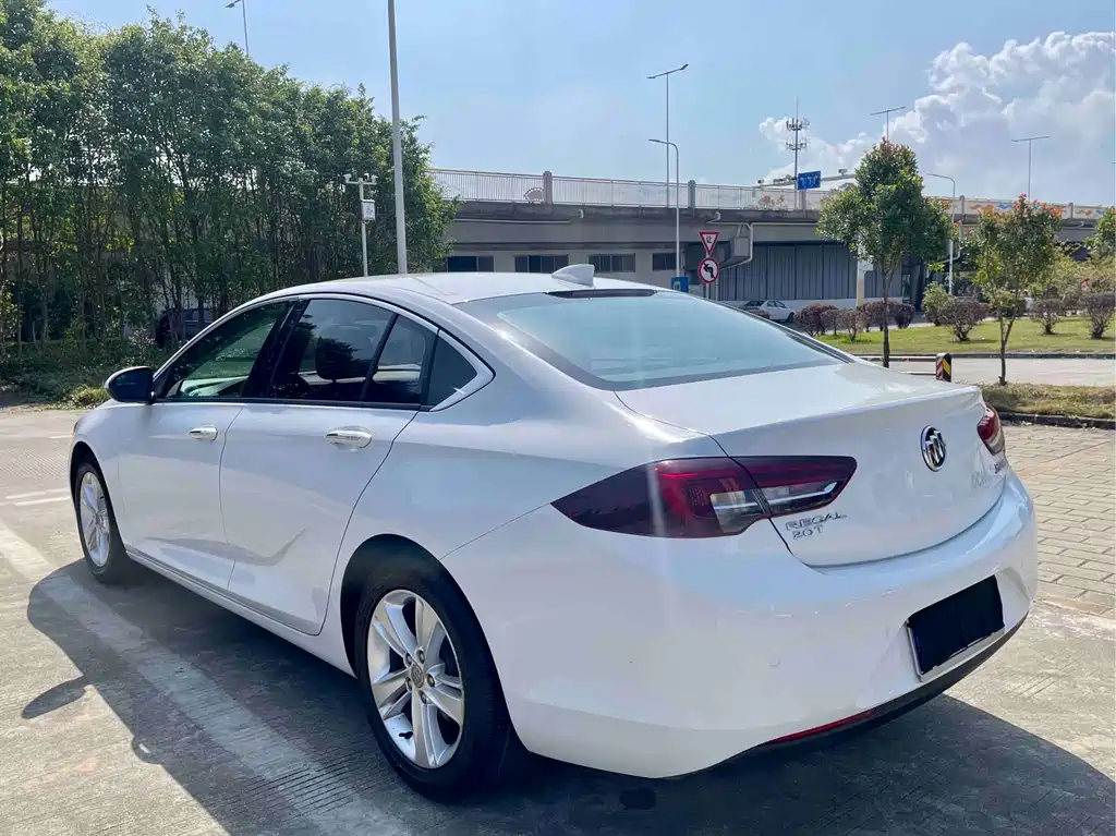 Buick Regal 2019 — фото 12