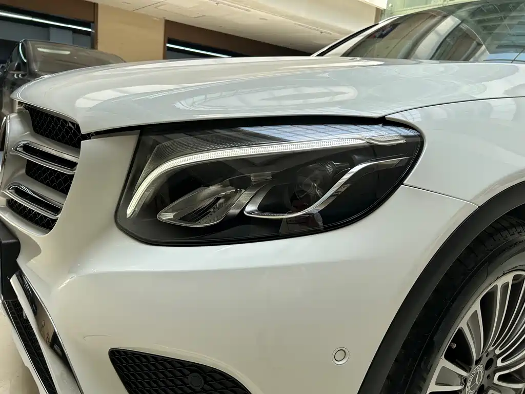 Mercedes-Benz GLC 2017 — фото 18