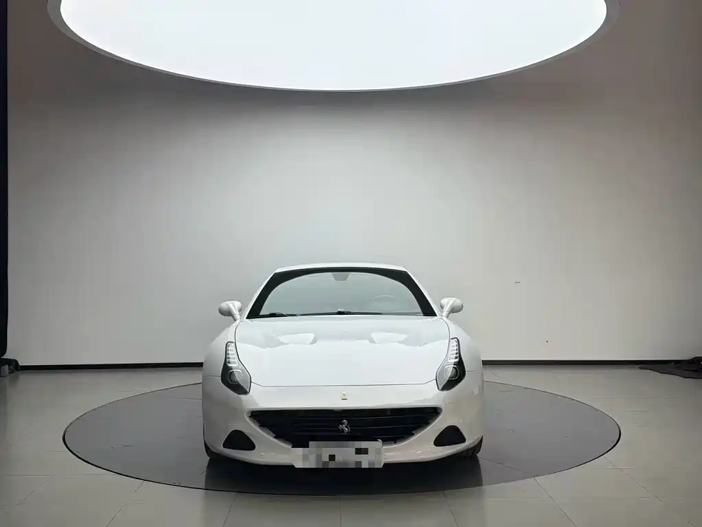 Ferrari California T 2015 — фото 1