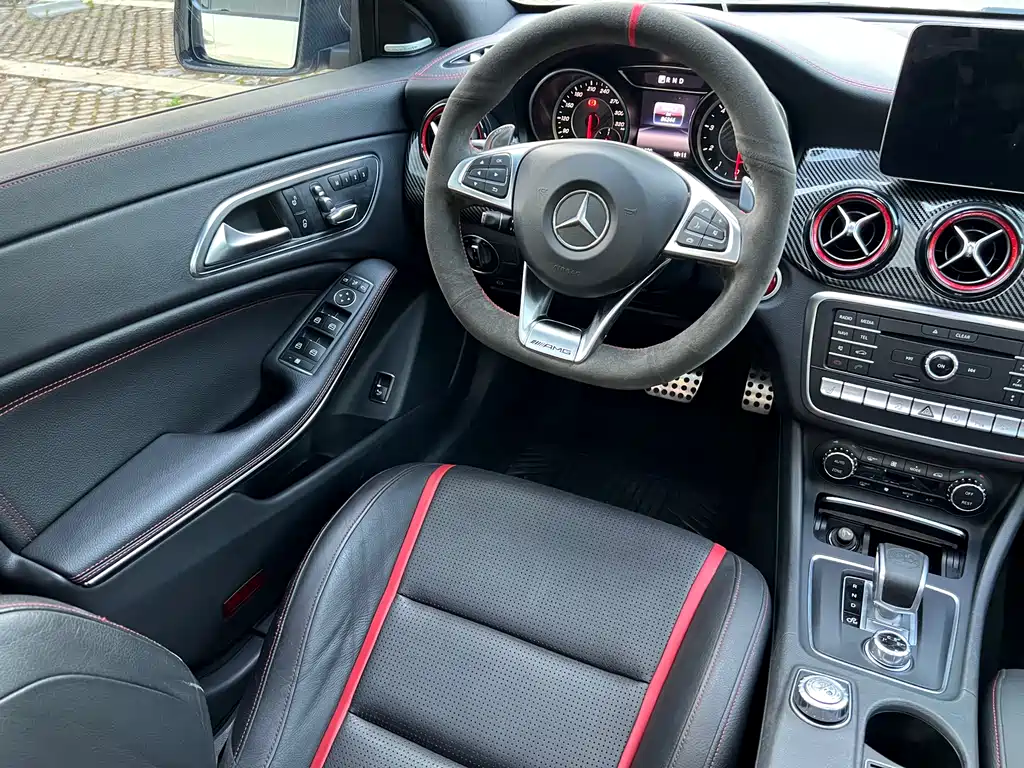 Mercedes-Benz CLA AMG 2017 — фото 13