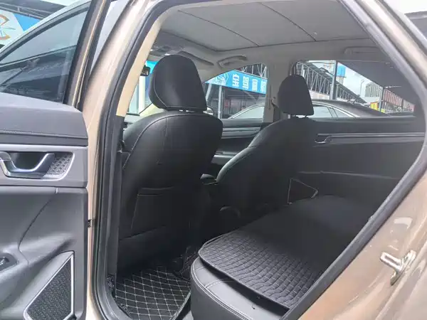 Geely Emgrand GS 2019